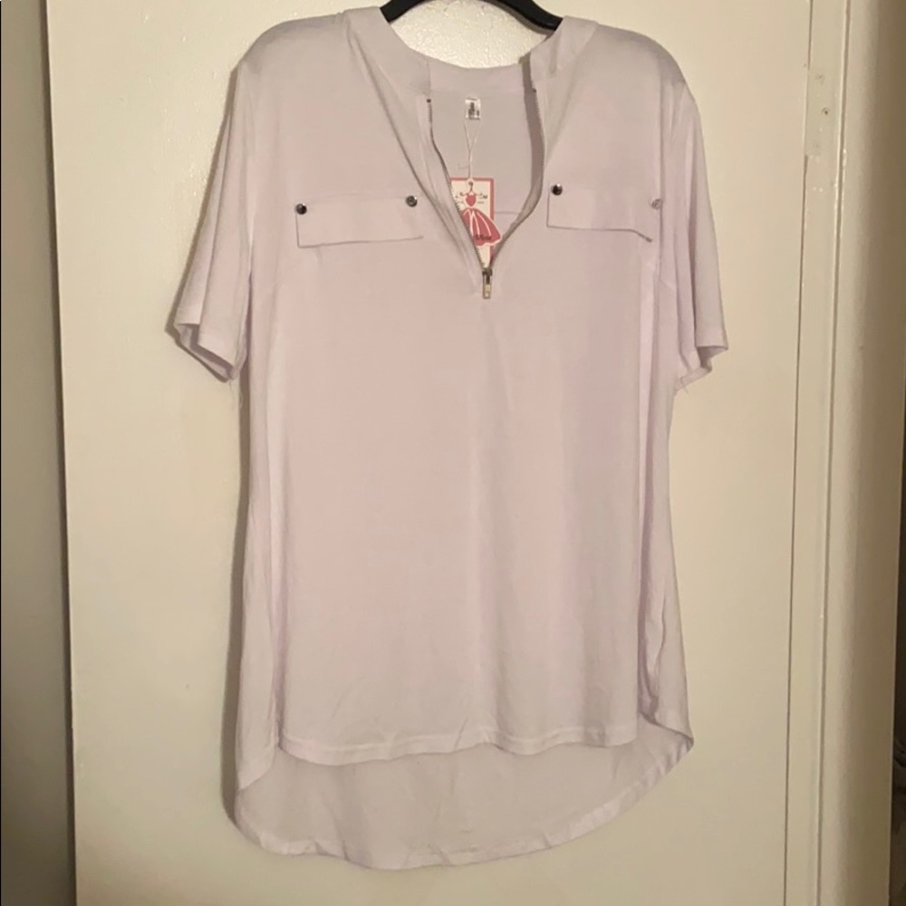 Cute white blouse with zipper